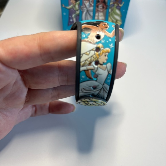 Disney Princess Half Marathon Weekend Limited Edition MagicBand - Picture 4 of 7
